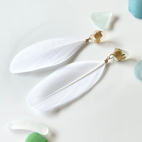 琵琶湖グラス ホワイトフェザーピアス