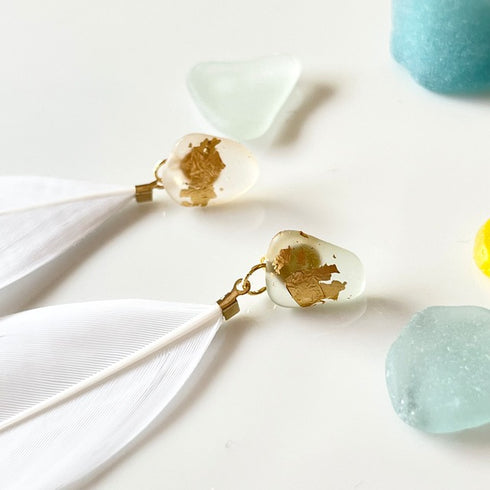 琵琶湖グラス ホワイトフェザーピアス