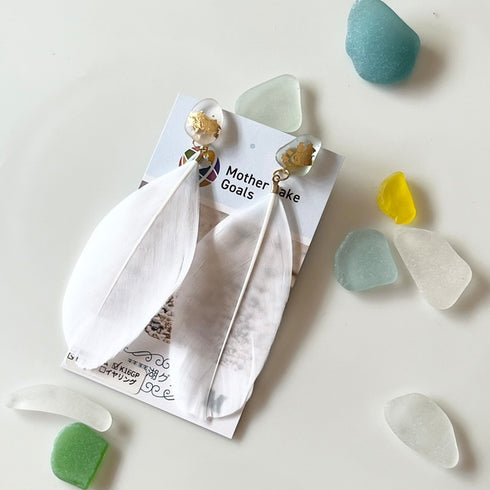 琵琶湖グラス ホワイトフェザーピアス