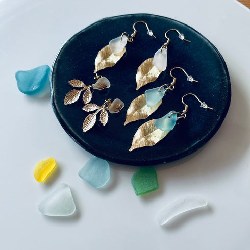 琵琶湖グラス リーフチャーム付きピアス3種