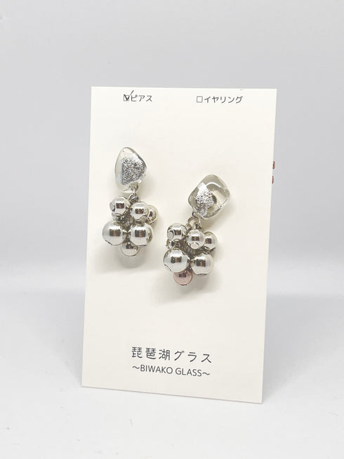 琵琶湖グラス メタルビーズのぶどうピアス
