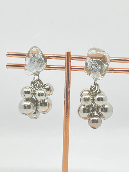 琵琶湖グラス メタルビーズのぶどうピアス