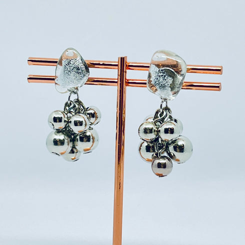 琵琶湖グラス メタルビーズのぶどうピアス