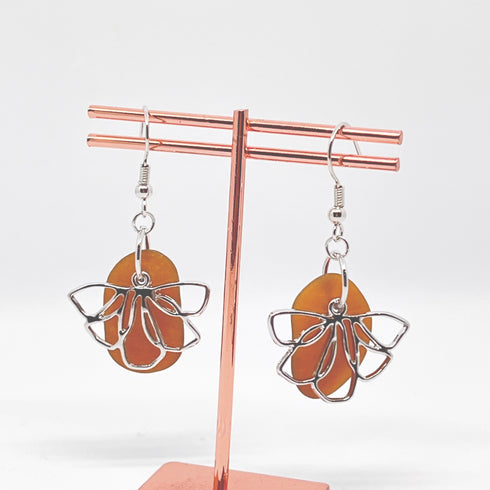 琵琶湖グラス 花びらチャームピアス