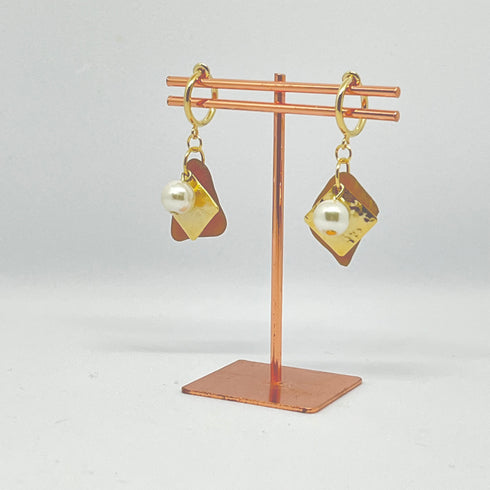 琵琶湖グラス スクエアチャーム付きイヤリング