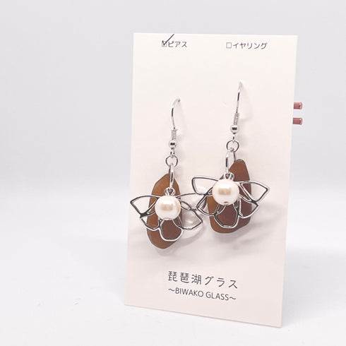 琵琶湖グラス 花びらチャーム&フェイクパールピアス